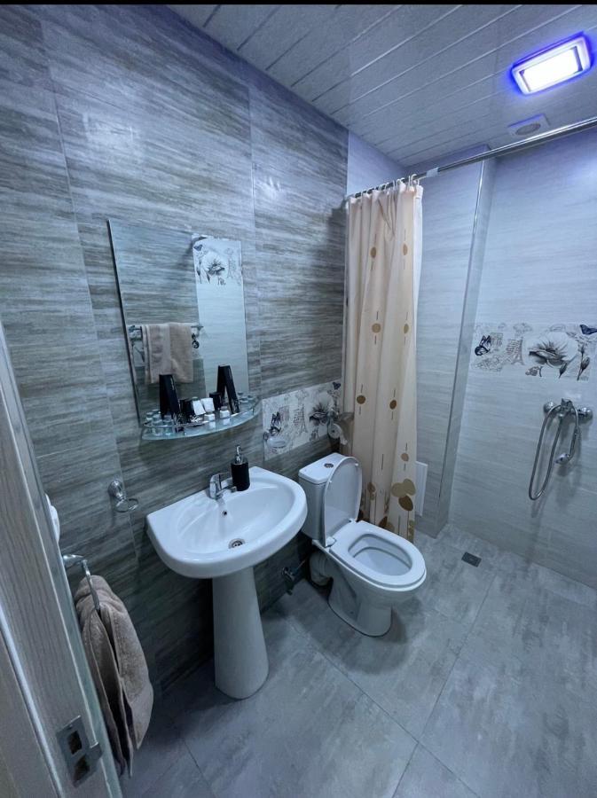 Cool Blue Interior Self Check In Apartment Yerevan Luaran gambar