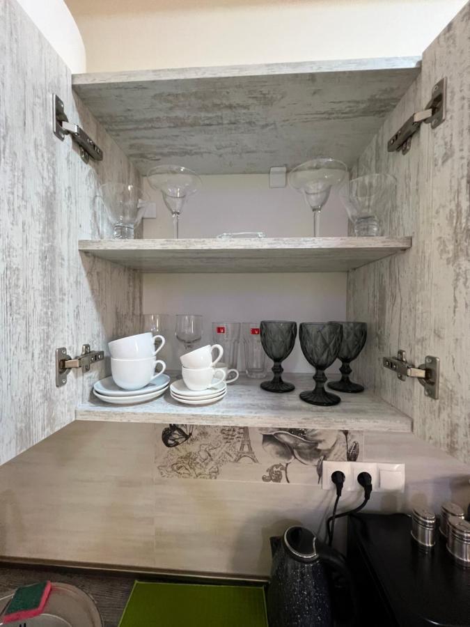 Cool Blue Interior Self Check In Apartment Yerevan Luaran gambar