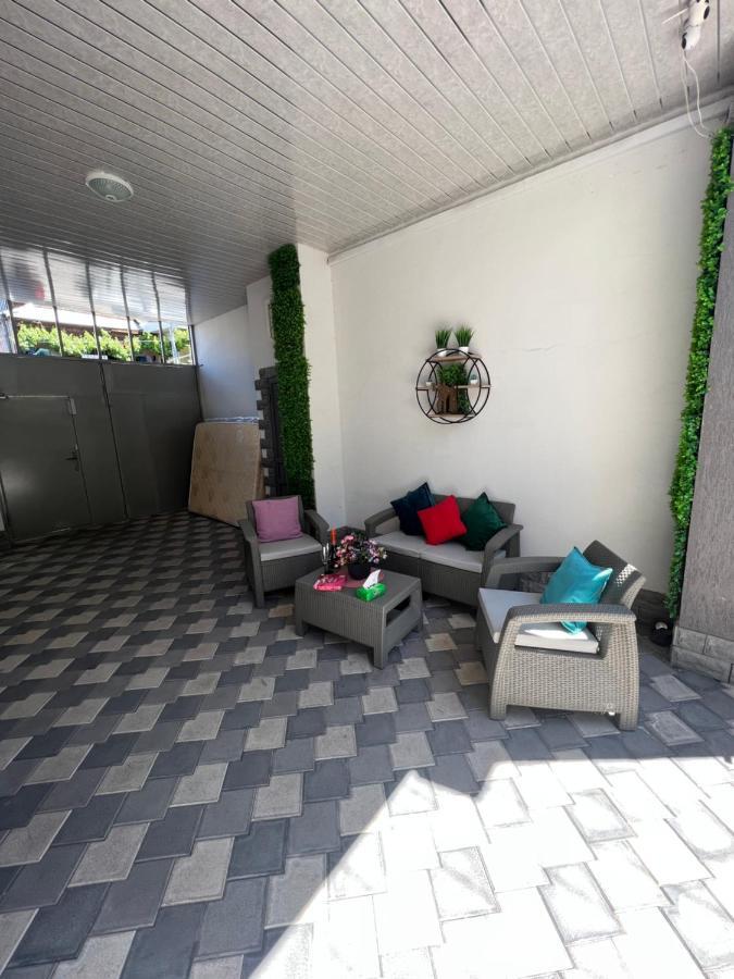 Cool Blue Interior Self Check In Apartment Yerevan Luaran gambar