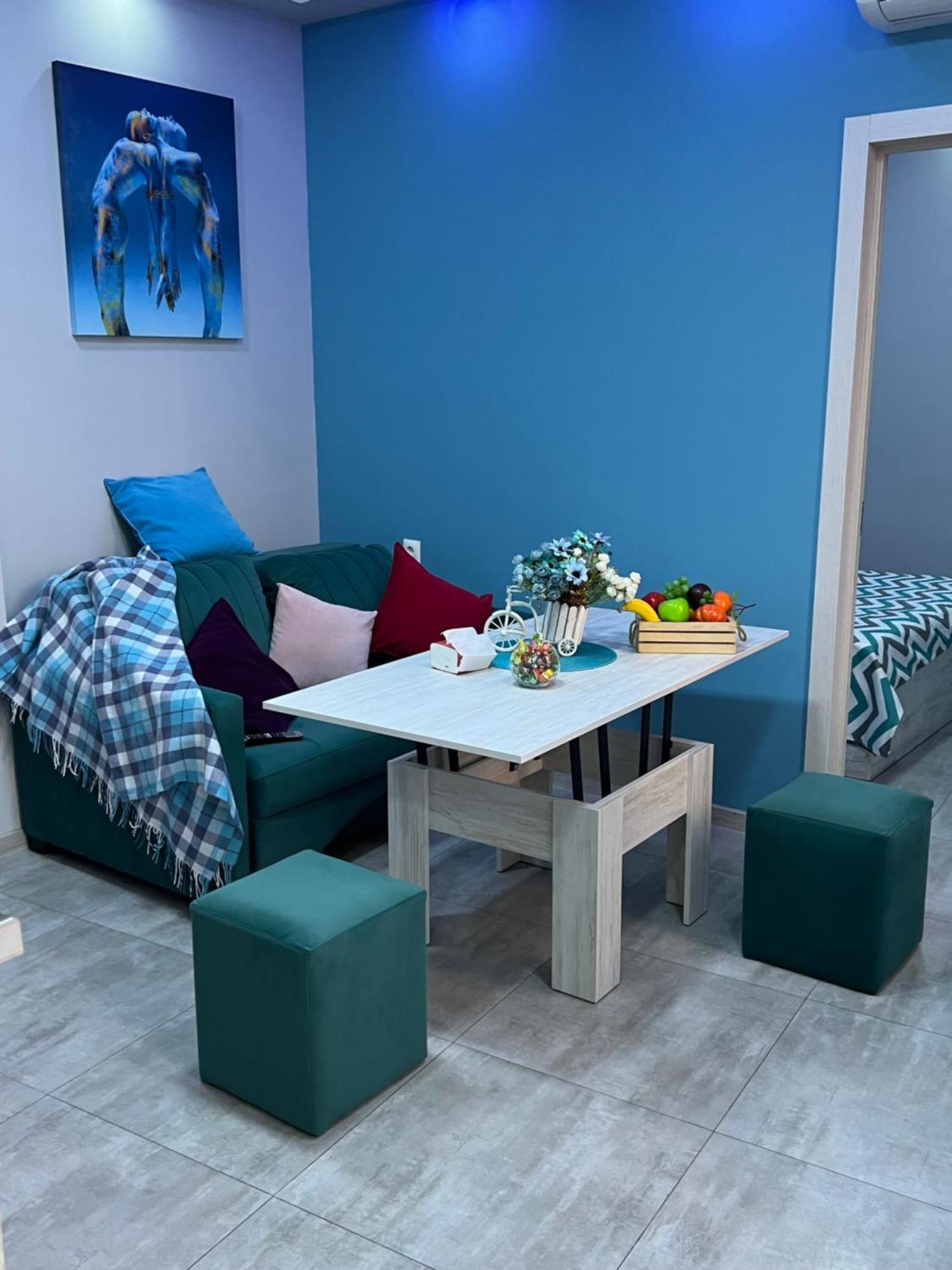 Cool Blue Interior Self Check In Apartment Yerevan Luaran gambar