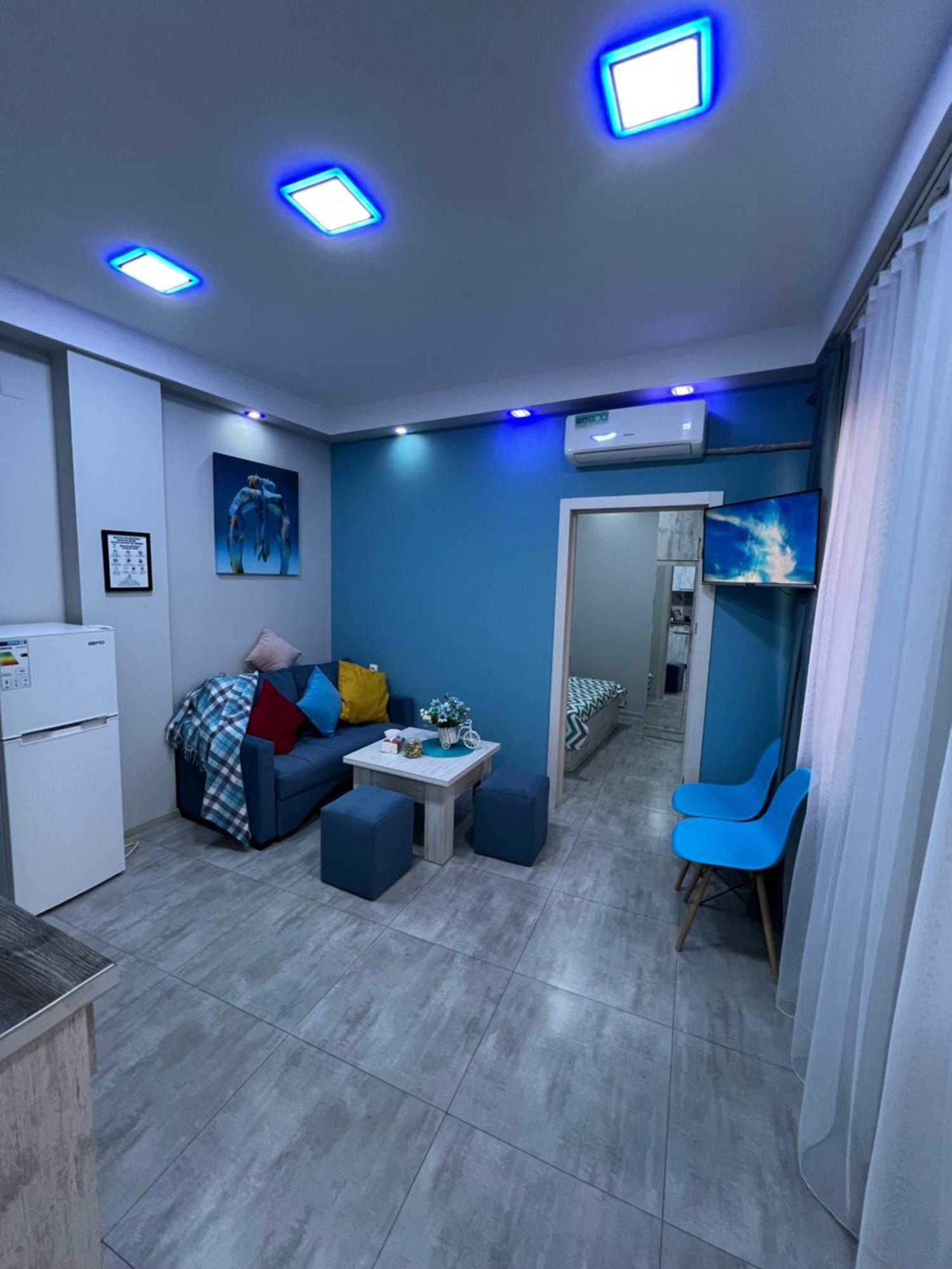 Cool Blue Interior Self Check In Apartment Yerevan Luaran gambar