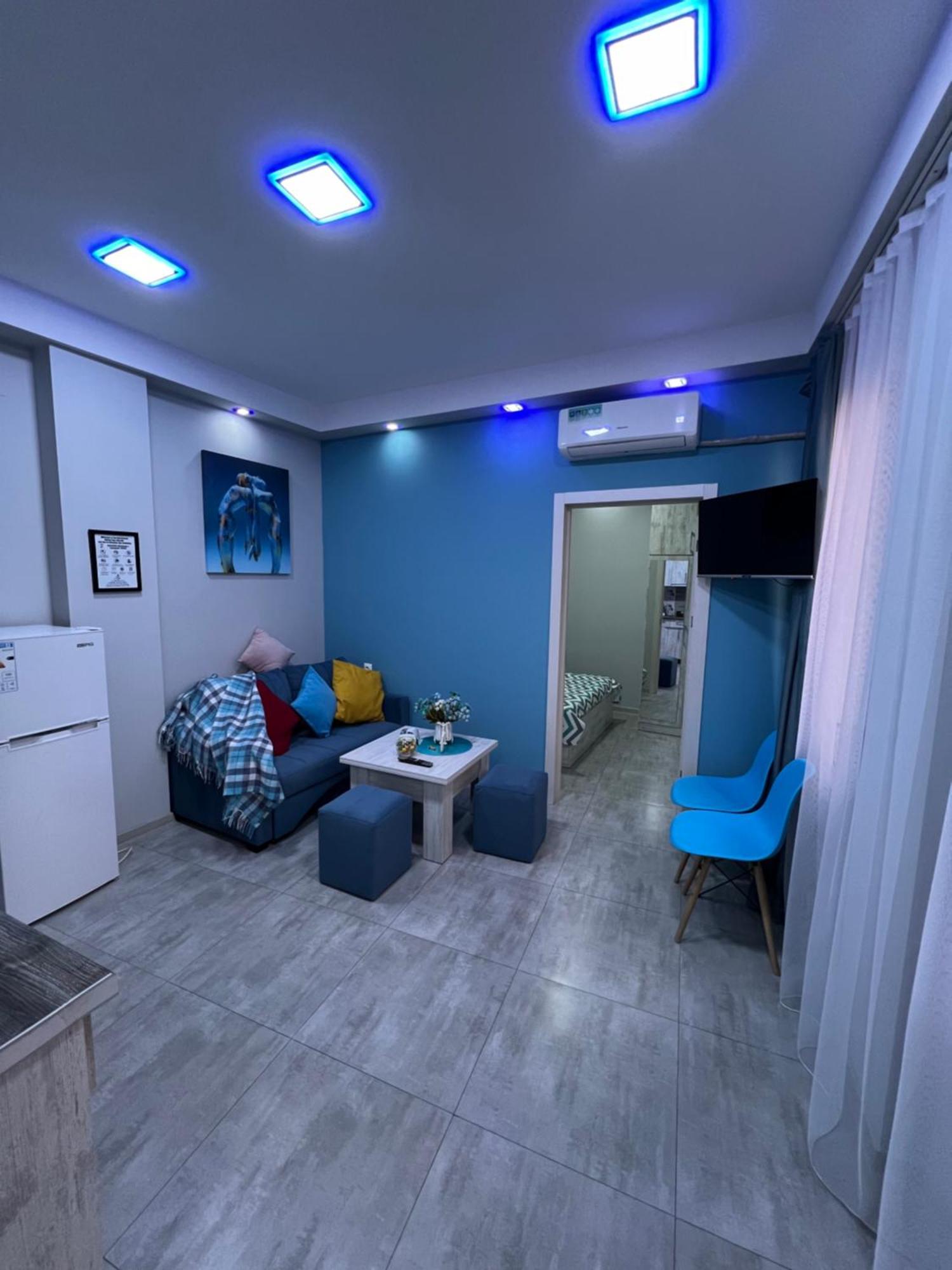 Cool Blue Interior Self Check In Apartment Yerevan Luaran gambar